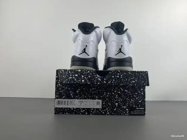 Rep TBkick JORDAN 'WHITE RETRO BLACK' DD0587-110 5 AIR 0420